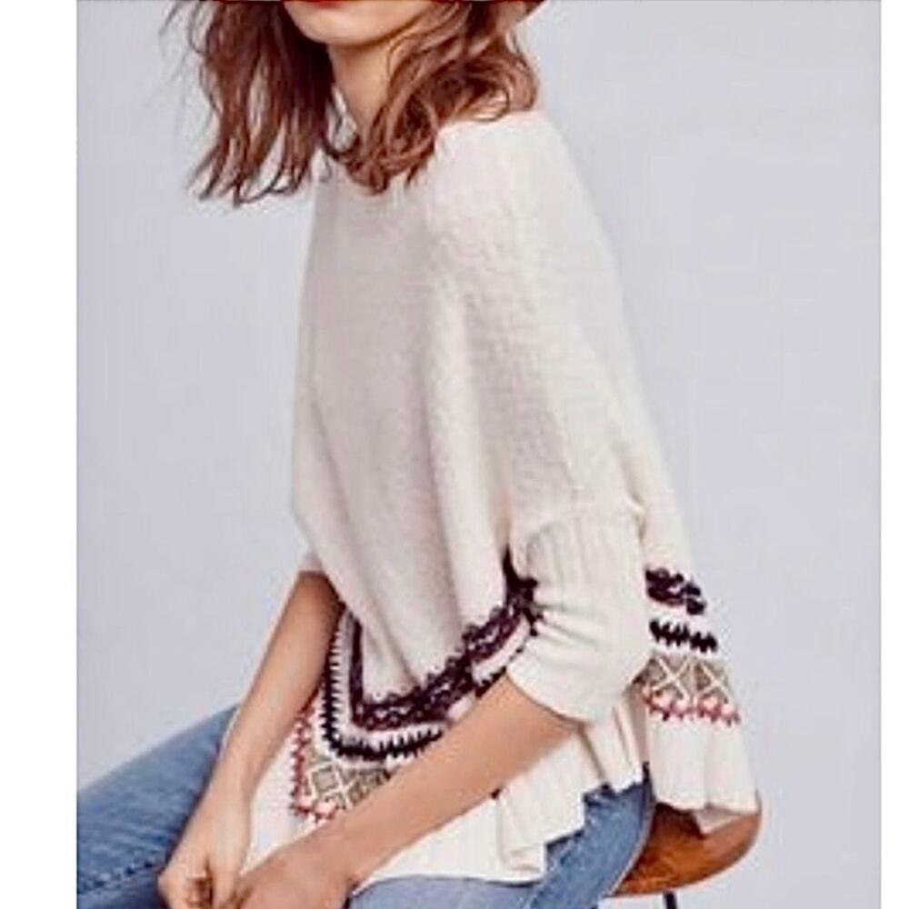 Sleeping on Snow Cream Knit Poncho with Patterned Trim, Size XS/S